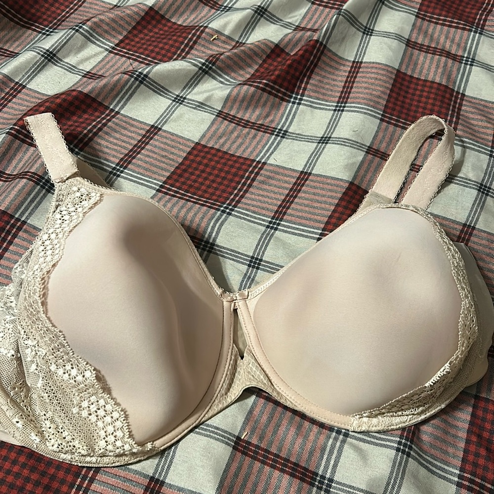 Elomi Bra.